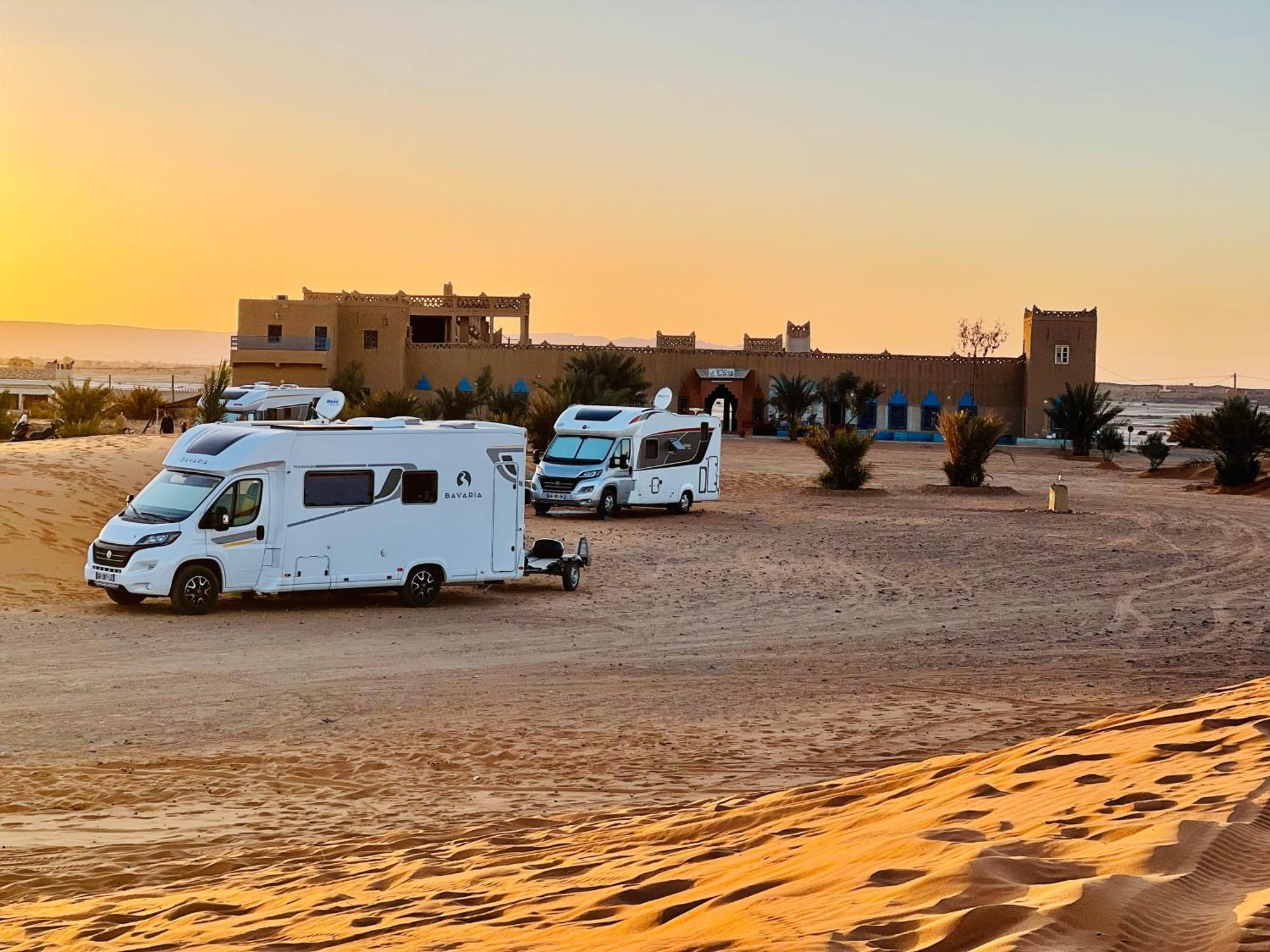 Hotel Camping Les Roses Des Dunes & Piscine Merzouga Exterior foto