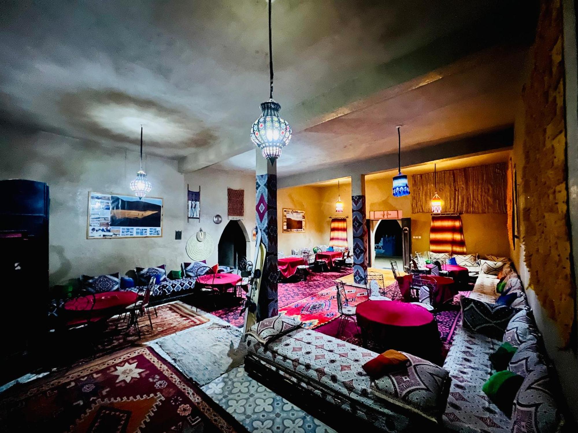 Hotel Camping Les Roses Des Dunes & Piscine Merzouga Exterior foto
