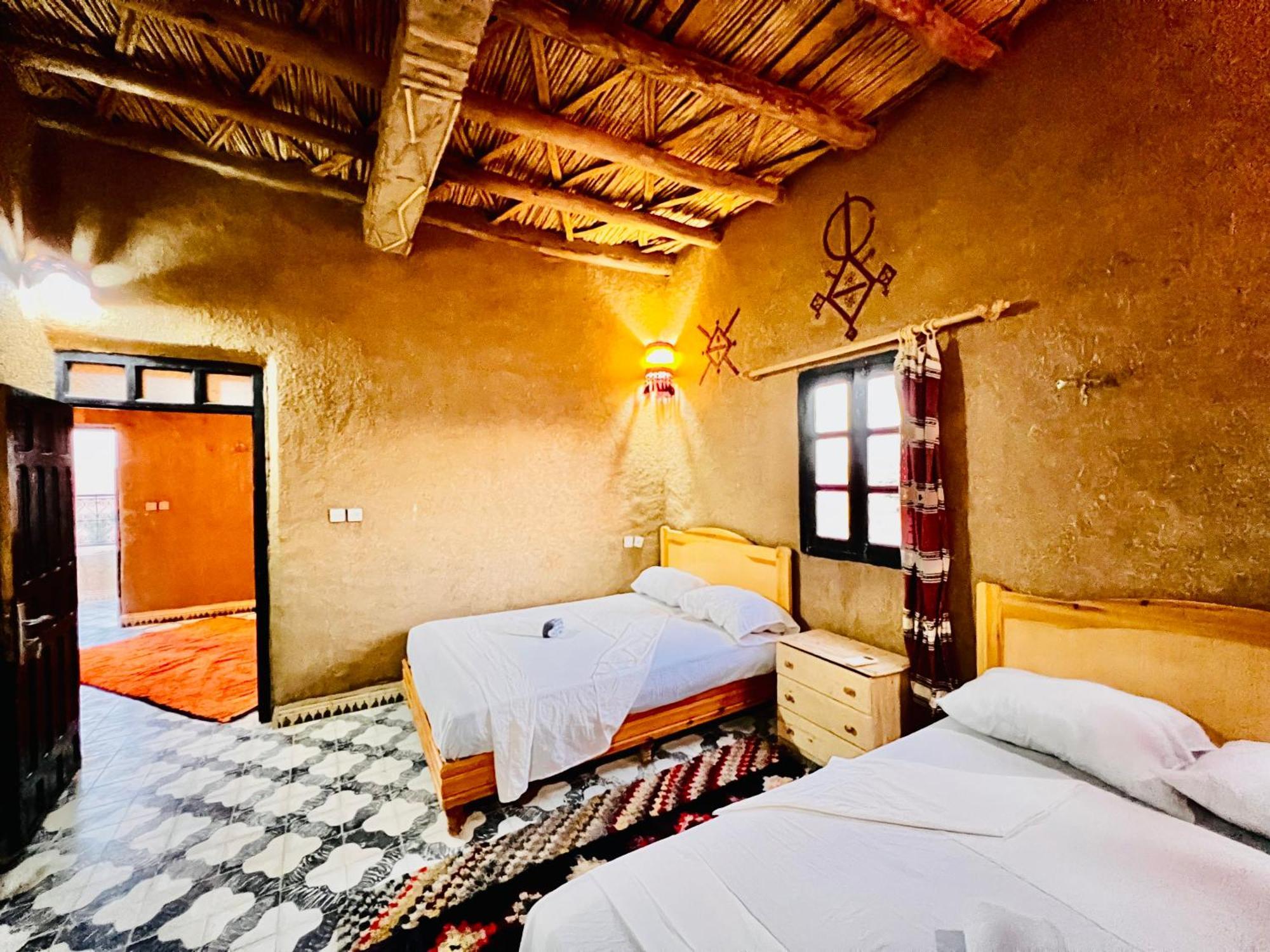 Hotel Camping Les Roses Des Dunes & Piscine Merzouga Exterior foto
