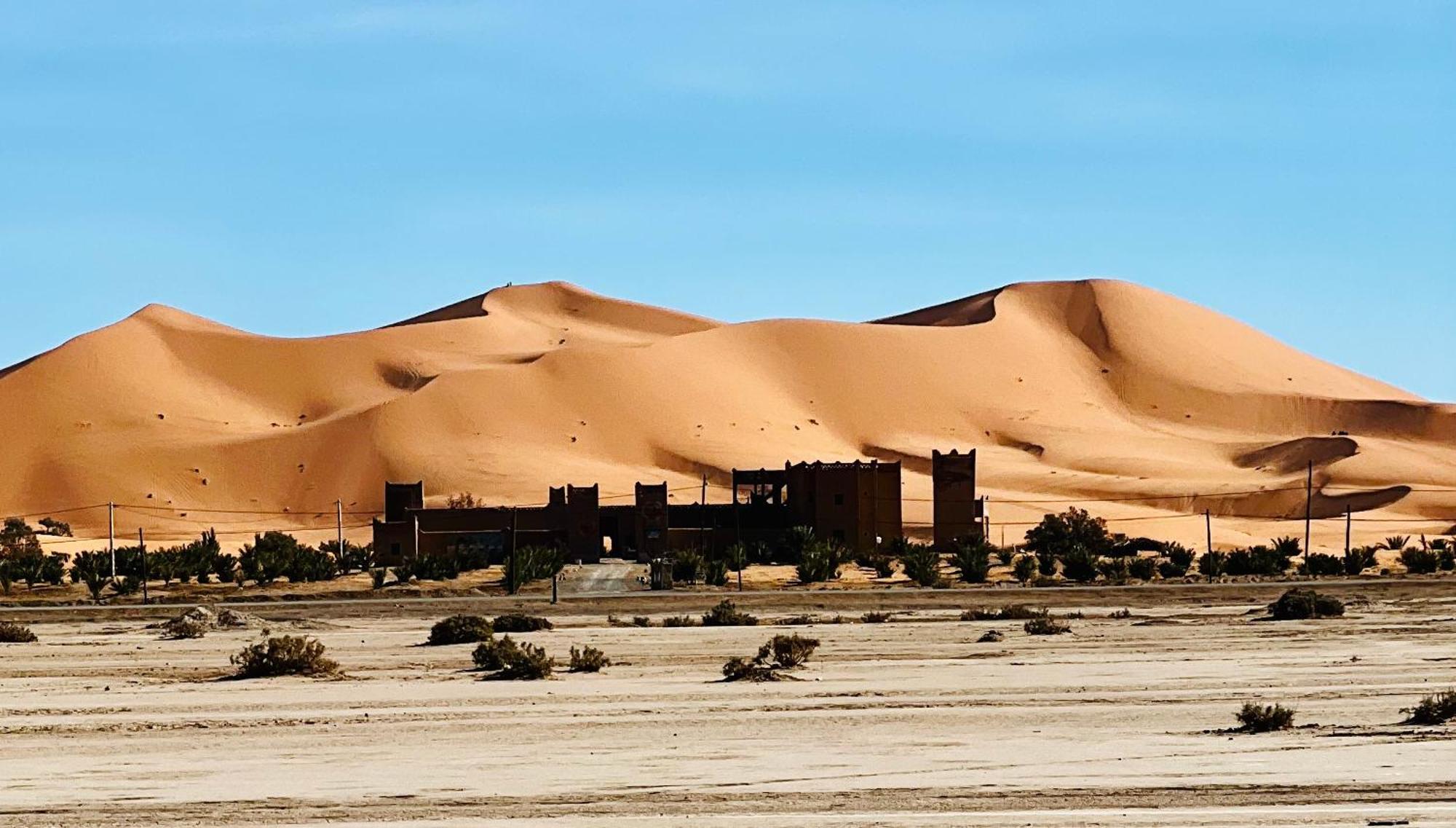 Hotel Camping Les Roses Des Dunes & Piscine Merzouga Exterior foto