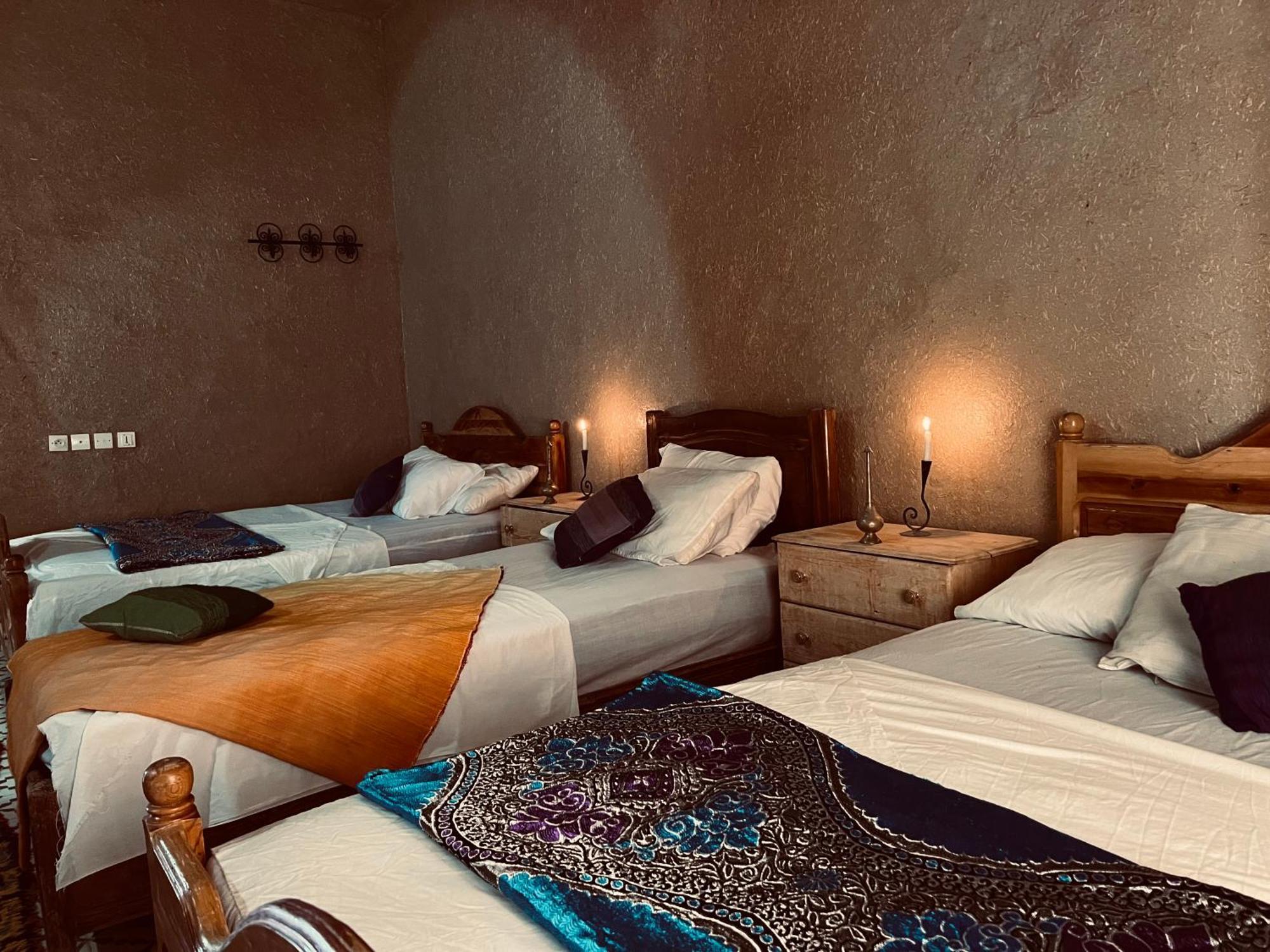 Hotel Camping Les Roses Des Dunes & Piscine Merzouga Exterior foto