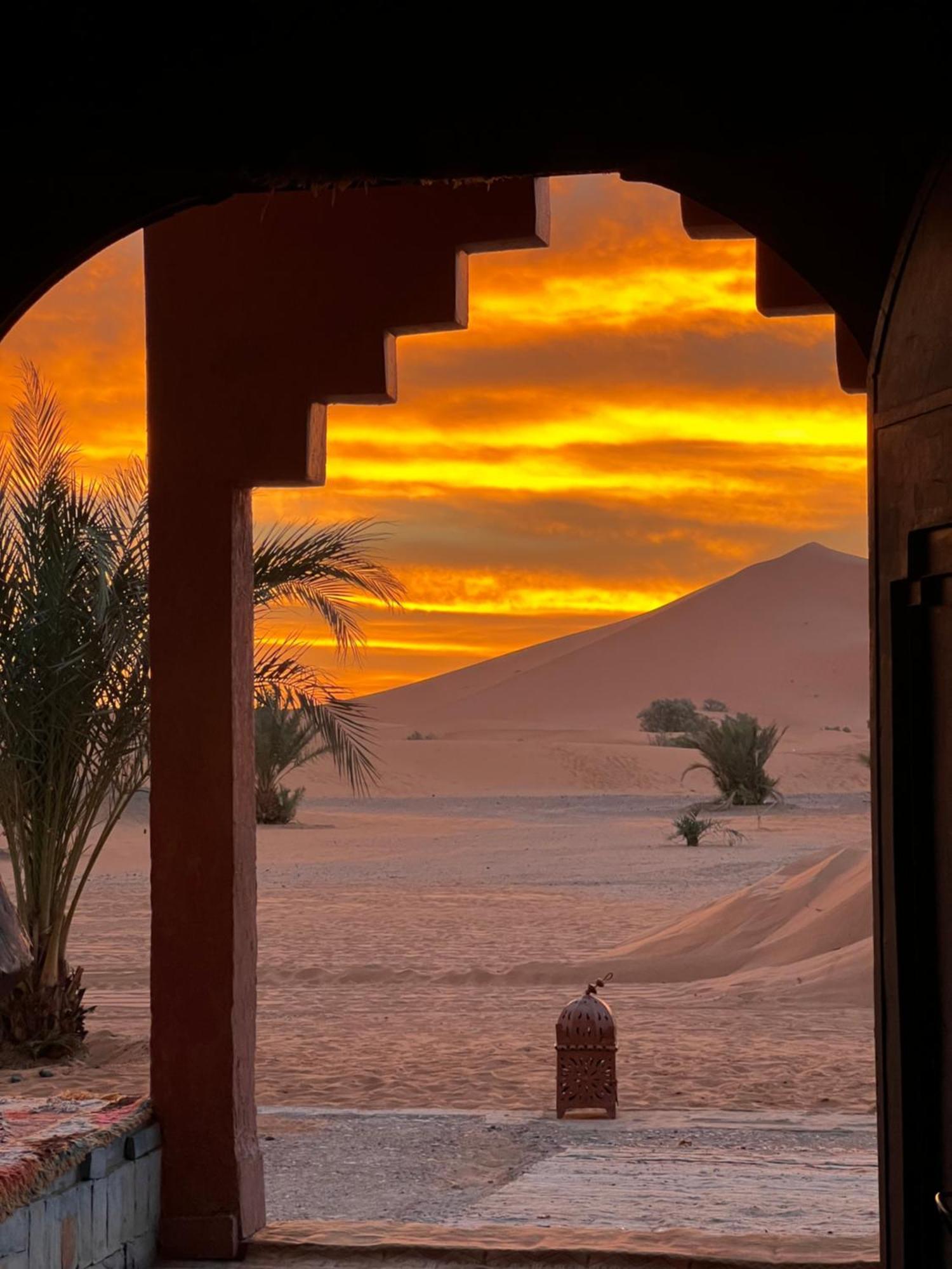 Hotel Camping Les Roses Des Dunes & Piscine Merzouga Exterior foto