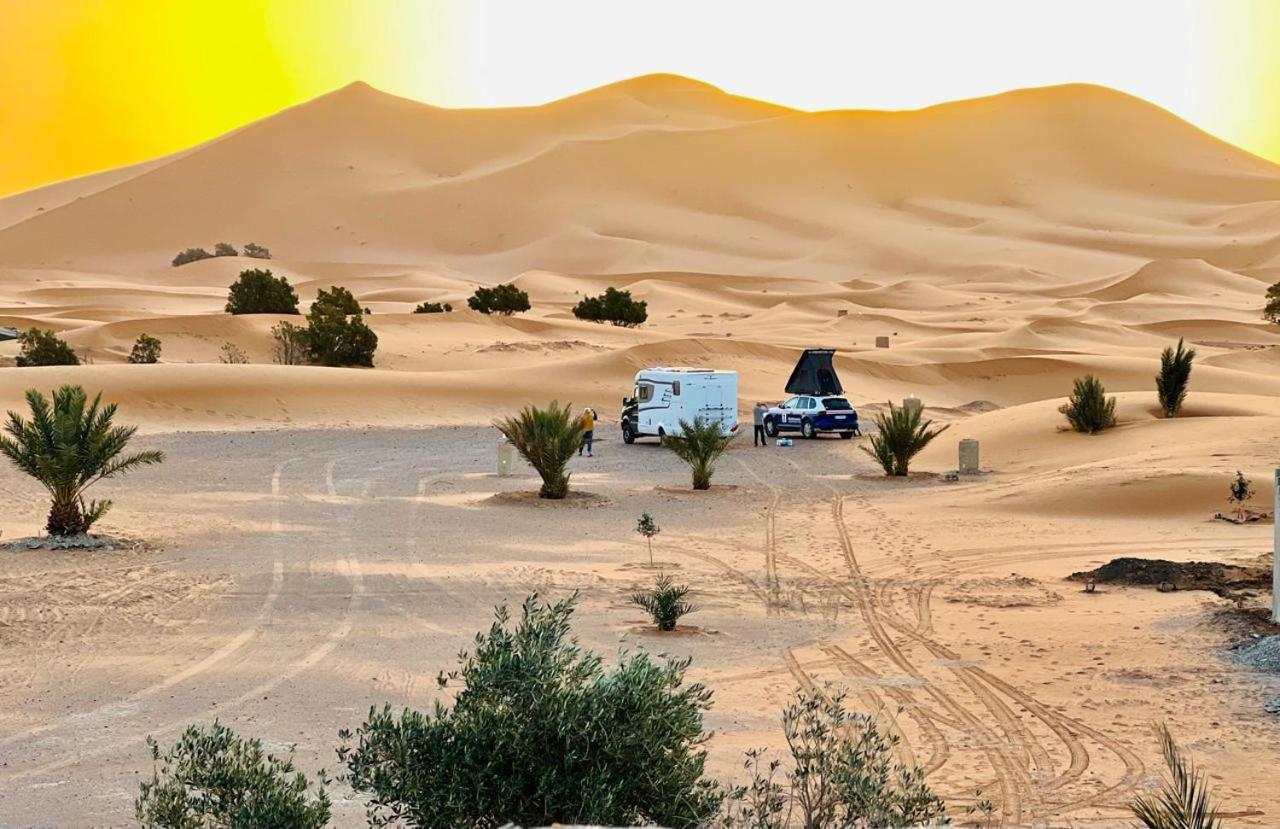 Hotel Camping Les Roses Des Dunes & Piscine Merzouga Exterior foto