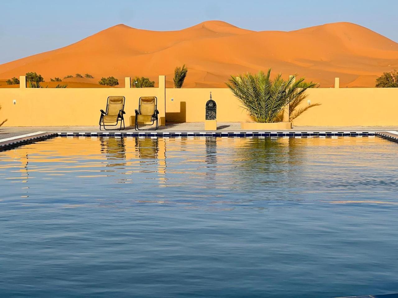Hotel Camping Les Roses Des Dunes & Piscine Merzouga Exterior foto