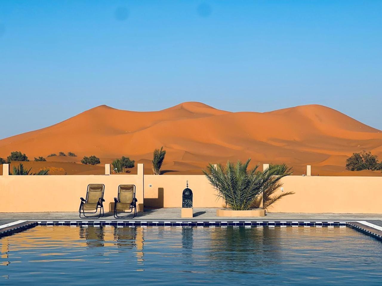 Hotel Camping Les Roses Des Dunes & Piscine Merzouga Exterior foto