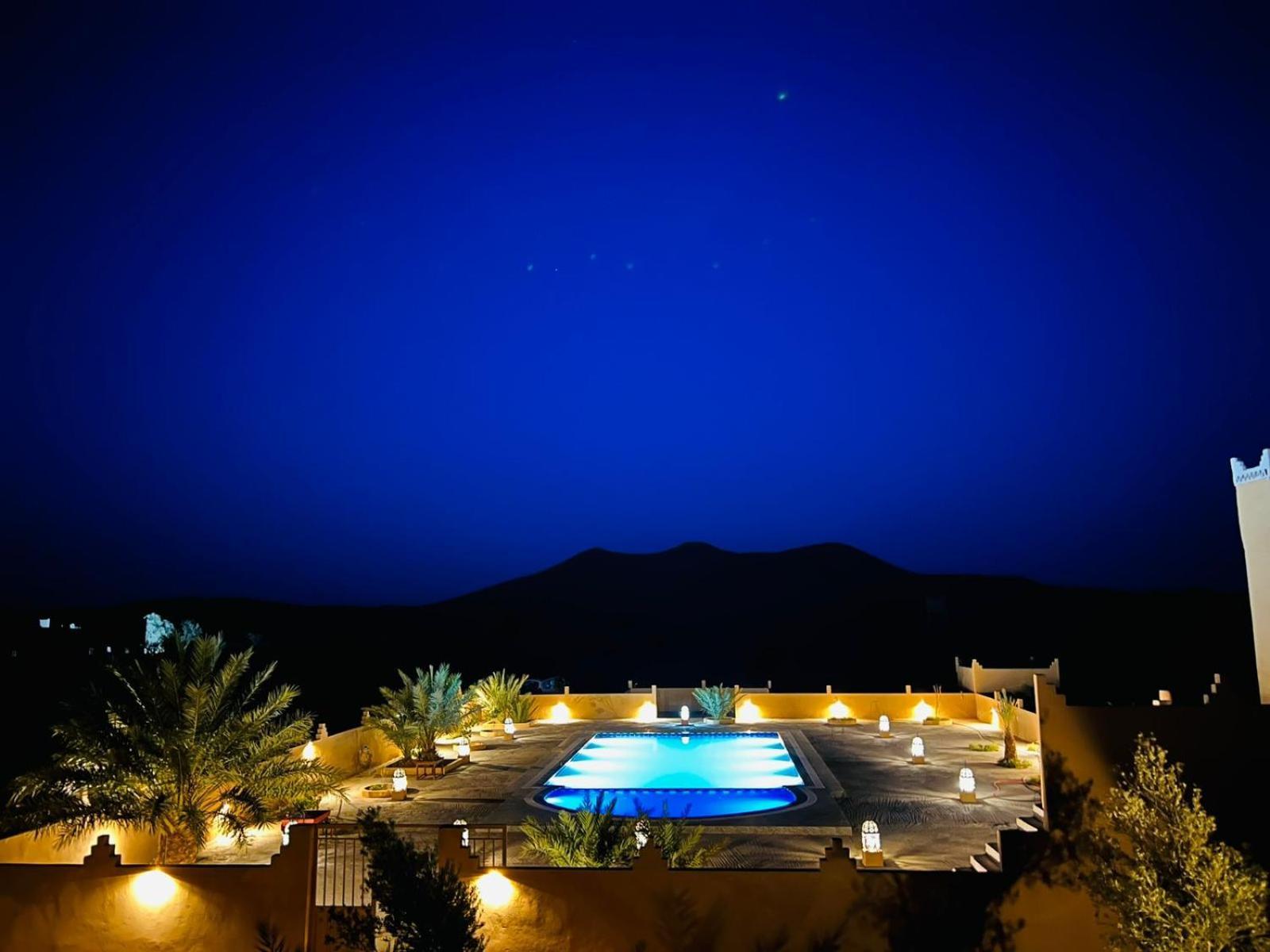 Hotel Camping Les Roses Des Dunes & Piscine Merzouga Exterior foto